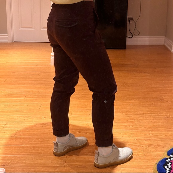 &go city trek trouser maroon - lululemon - Picture 4 of 11